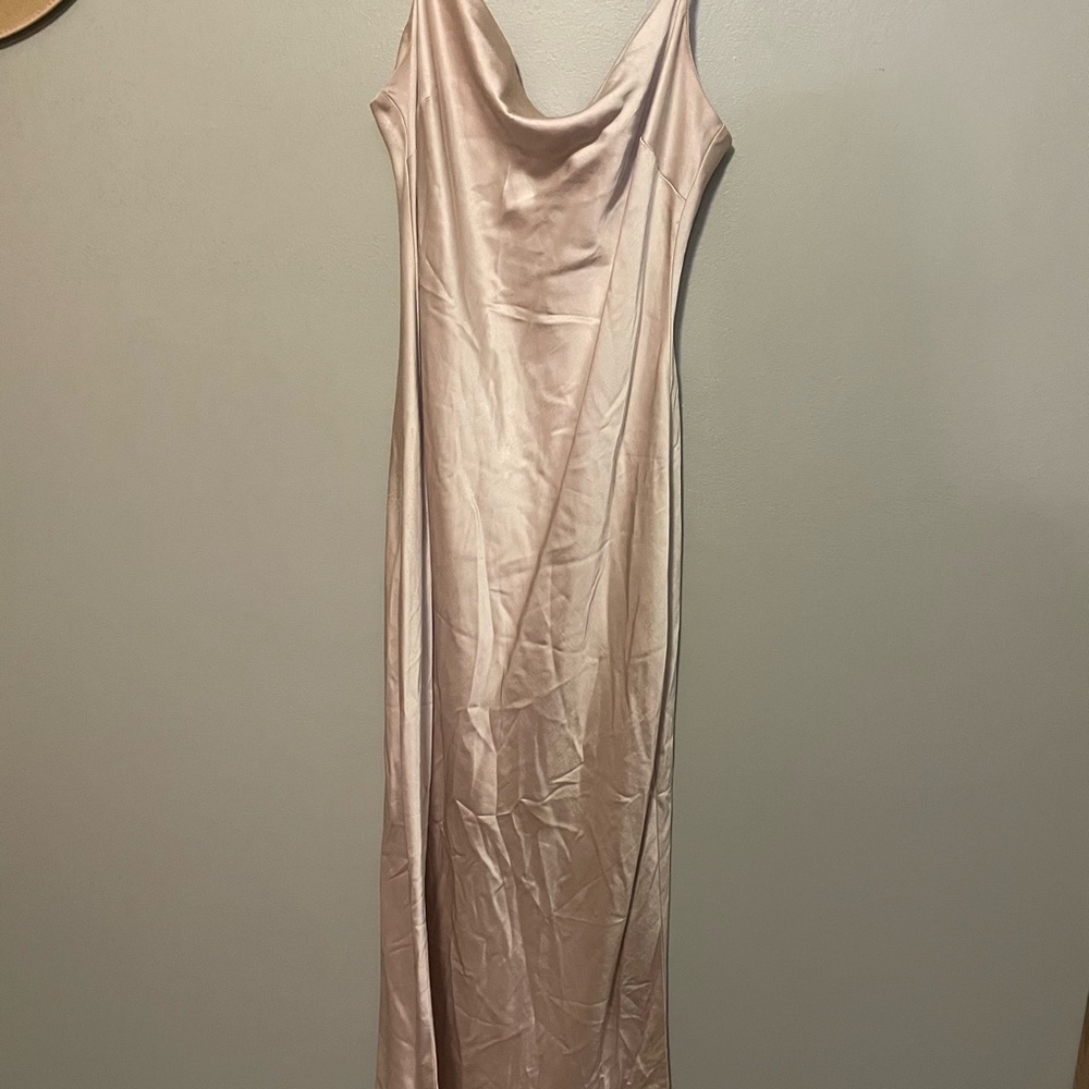 Express Satin Dress MIDI in Champagne